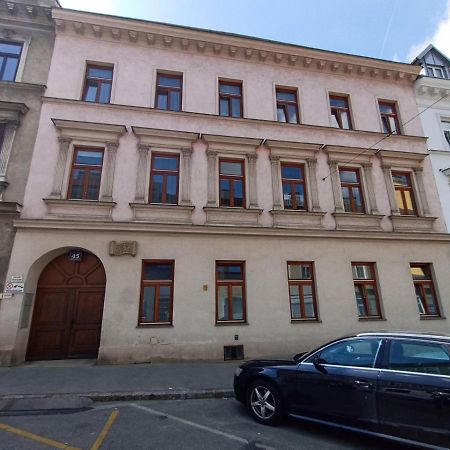 Ferienwohnung Pia'S Gardenview Wien Exterior foto
